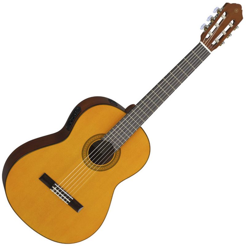 Yamaha CGX102 Nylongitar med elektronikk